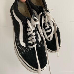 Very lightly worn women’s 8.5 vans